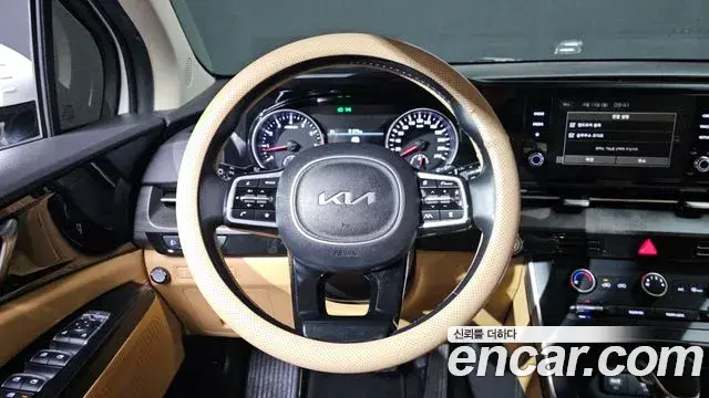 Kia Carnival 2022 — ფოტო 12/20