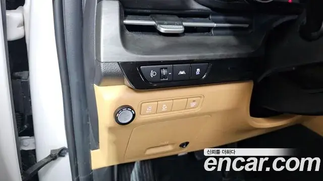 Kia Carnival 2022 — ფოტო 17/20