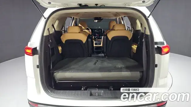 Kia Carnival 2022 — ფოტო 20/20