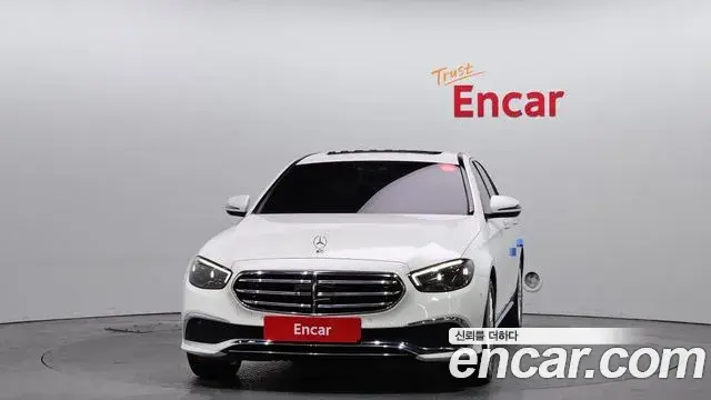 Mercedes-Benz E-Class 2021 — Фото 3/20
