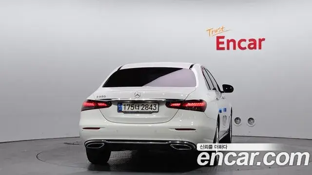Mercedes-Benz E-Class 2021 — Фото 4/20