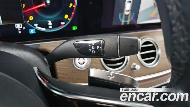 Mercedes-Benz E-Class 2021 — Фото 9/20