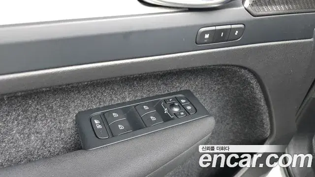 Volvo XC40 2022 — Şəkil 13/34