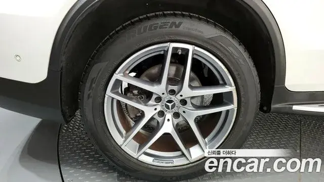 Mercedes-Benz GLC-Class 2018 — ფოტო 14/31