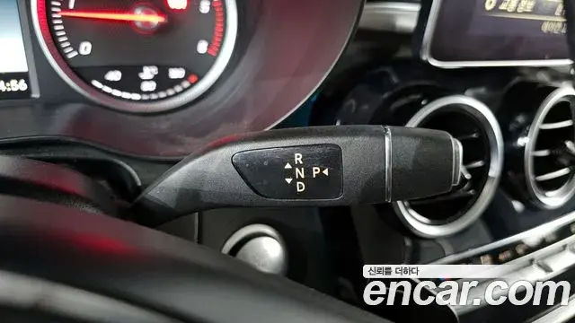 Mercedes-Benz GLC-Class 2018 — ფოტო 4/31