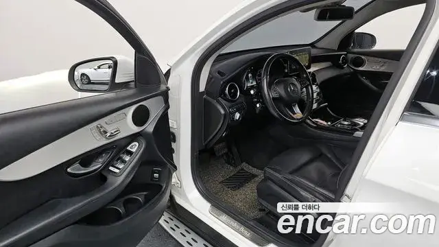 Mercedes-Benz GLC-Class 2018 — ფოტო 23/31