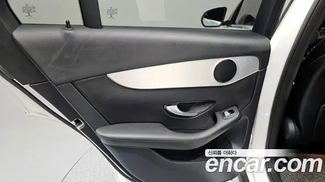 Mercedes-Benz GLC-Class 2018 — ფოტო 29/31