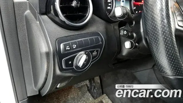 Mercedes-Benz GLC-Class 2018 — ფოტო 9/31