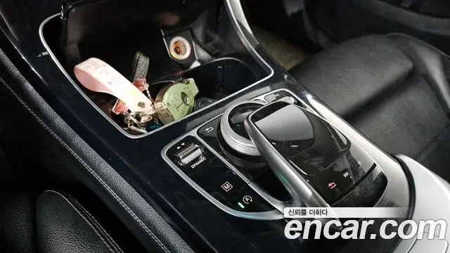 Mercedes-Benz GLC-Class 2018 — ფოტო 8/31