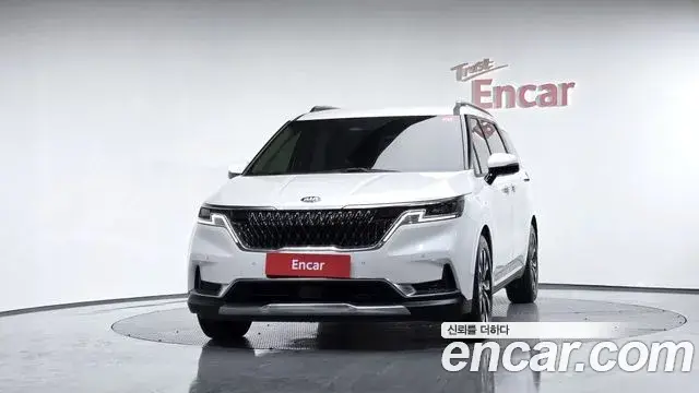 Kia Carnival 2021 — Фото 3/20
