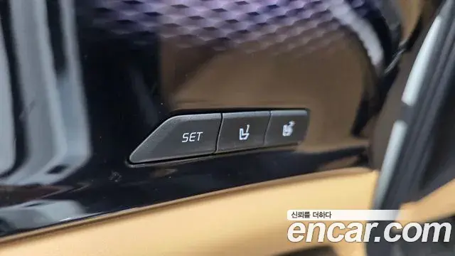 Kia Carnival 2021 — Фото 17/20