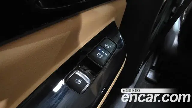 Kia Carnival 2021 — Фото 19/20