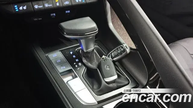 Hyundai The New Avante Hybrid 2021 — Şəkil 8/20