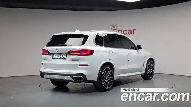 BMW X5 2023 — Photo 17/33