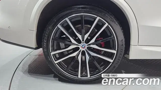 BMW X5 2023 — Photo 21/33
