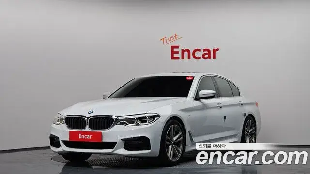 BMW 5 Series 2019 — Şəkil 8/32