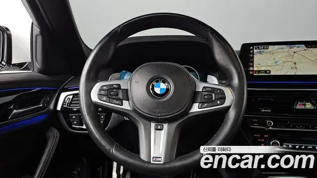 BMW 5 Series 2019 — Şəkil 31/32