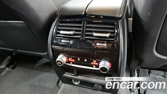 BMW 5 Series 2019 — Şəkil 21/32