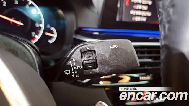 BMW 5 Series 2019 — Şəkil 2/32