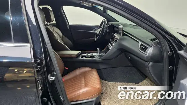 Genesis G70 2019 — ფოტო 14/37