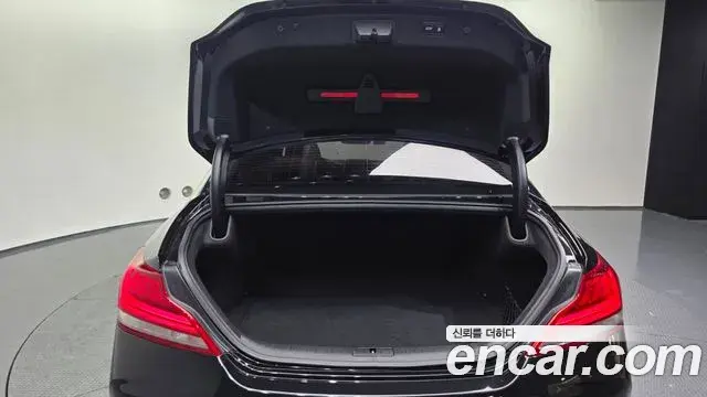 Genesis G70 2019 — ფოტო 17/37