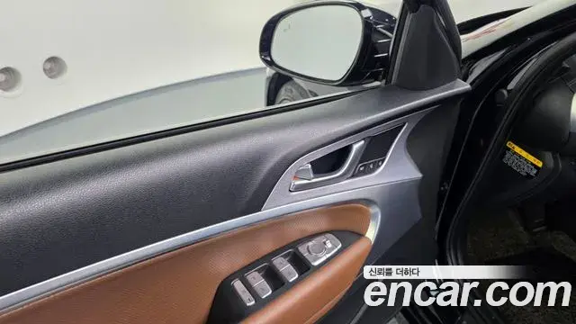 Genesis G70 2019 — ფოტო 15/37