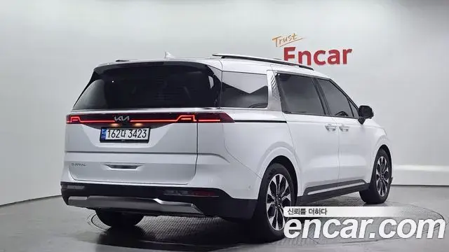 Kia Carnival 2023 — Photo 2/20