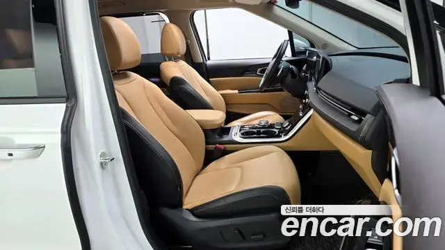 Kia Carnival 2023 — Photo 11/20