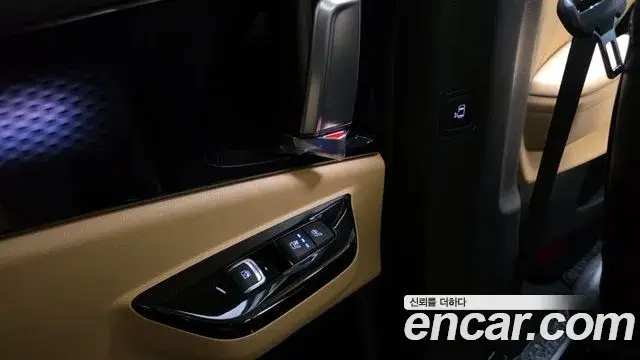 Kia Carnival 2023 — Photo 19/20