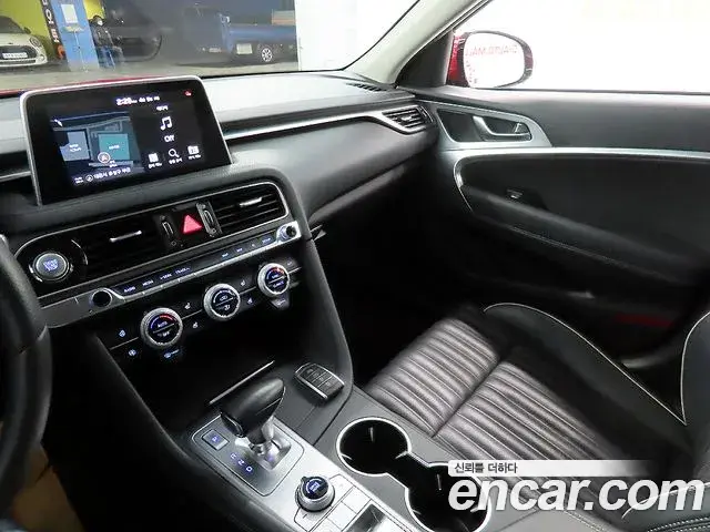 Genesis G70 2019 — ფოტო 13/20
