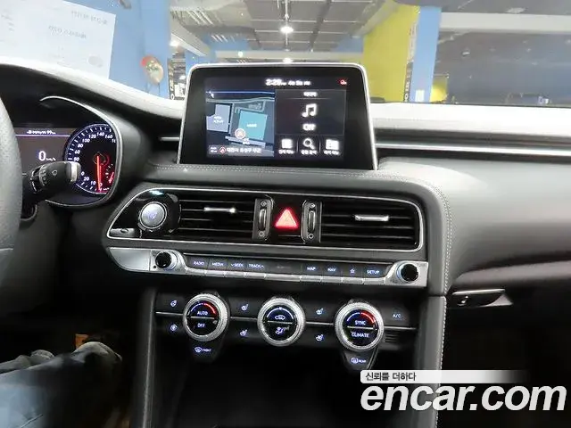 Genesis G70 2019 — ფოტო 5/20