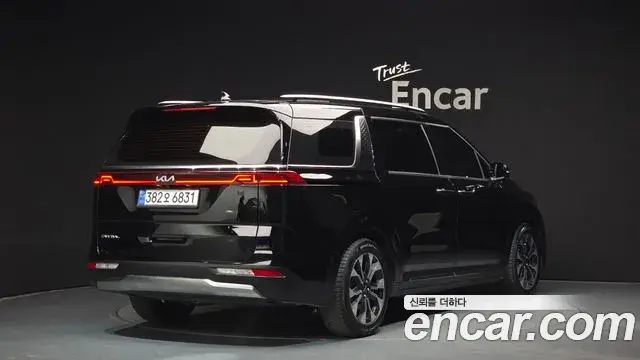 Kia Carnival 2023 — Фото 2/20