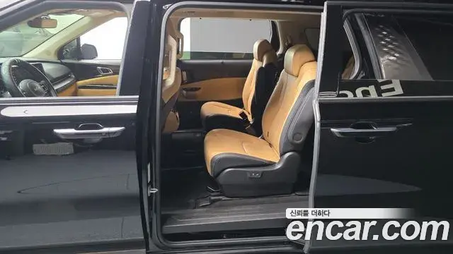 Kia Carnival 2023 — Фото 11/20