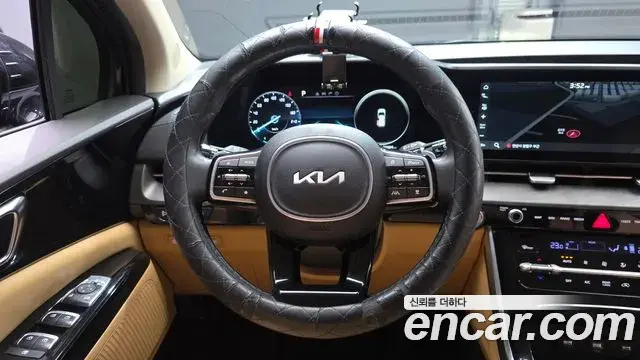Kia Carnival 2023 — Фото 13/20