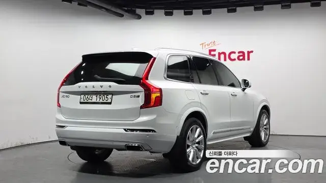 Volvo XC90 2019 — Фото 1/20