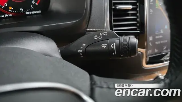 Volvo XC90 2019 — ფოტო 32/33