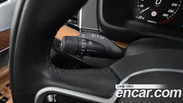 Volvo XC90 2019 — ფოტო 6/33