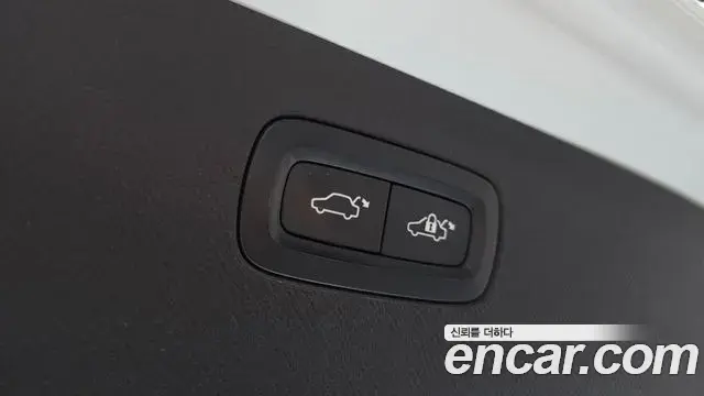 Volvo XC90 2019 — ფოტო 16/33