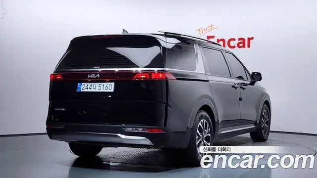 Kia Carnival 2023 — Photo 8/20