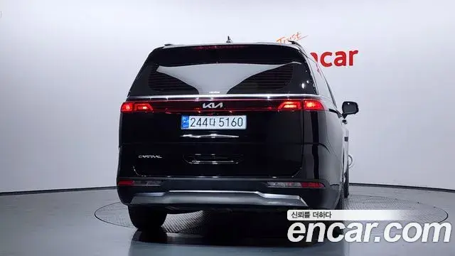 Kia Carnival 2023 — Photo 9/20