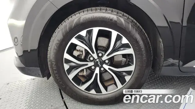 Kia Carnival 2023 — Photo 1/20