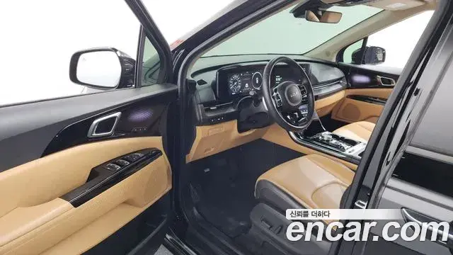 Kia Carnival 2023 — Photo 17/20