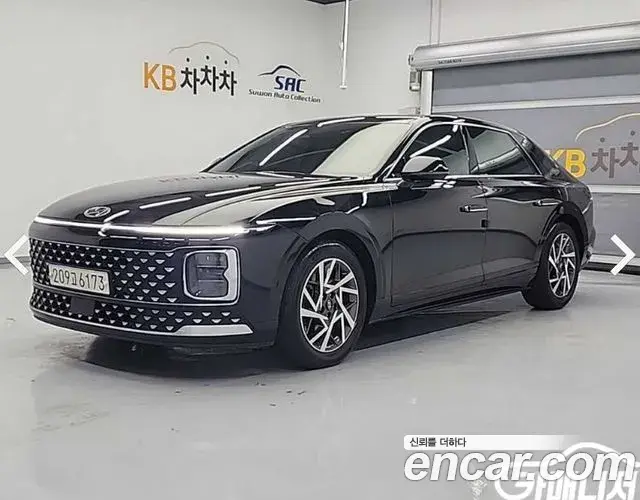 Hyundai Grandeur Hybrid 2023 — Photo 2/19