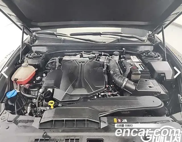 Hyundai Grandeur Hybrid 2023 — Photo 15/19