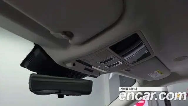 Land Rover Range Rover Evoque 2025 — Фото 16/20