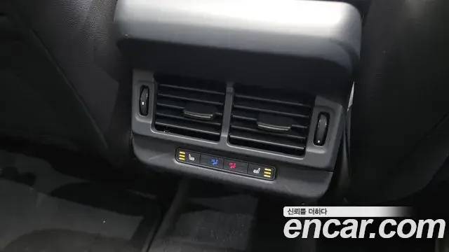 Land Rover Range Rover Evoque 2025 — Фото 17/20