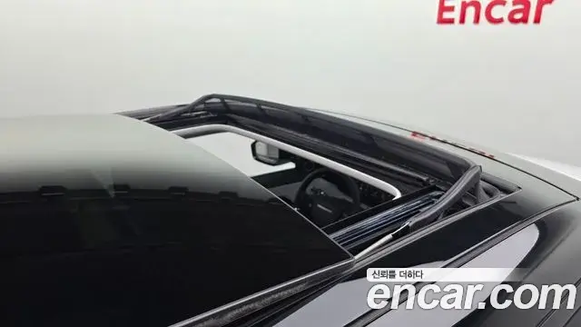 Land Rover Range Rover Evoque 2025 — Фото 19/20
