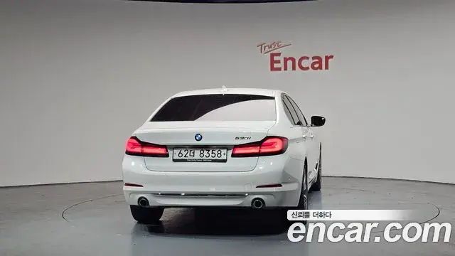 BMW 5 Series 2018 — Фото 4/20