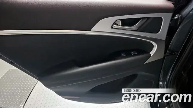 Genesis G70 2018 — Photo 9/30