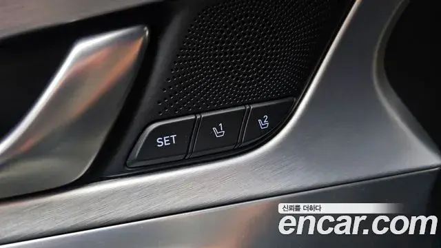 Genesis G70 2018 — Photo 27/30